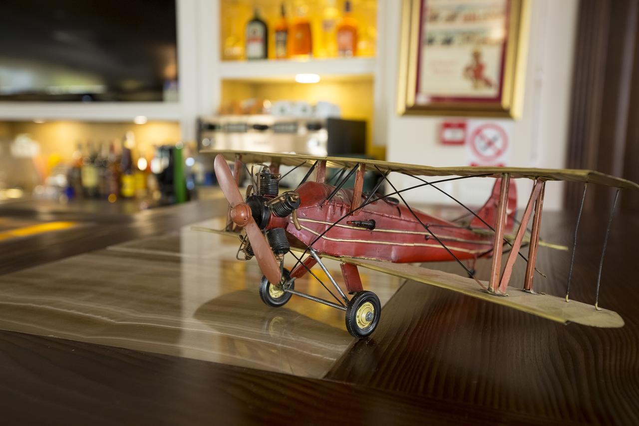 אוטופן Hotel Aviator Boutique מראה חיצוני תמונה